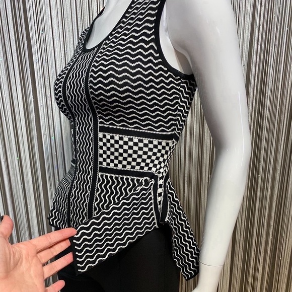 🔻SALE🔻BCBGMAXAZRIA🔹NEW CONDITION - Picture 4 of 10